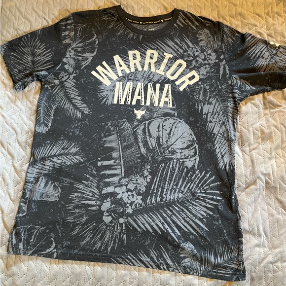 Under Armour Other - Under Armour Warrior Mana t shirt mens size Large black/gray pre-owned condition